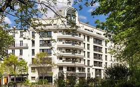 Yuna Porte-Maillot - Aparthotel